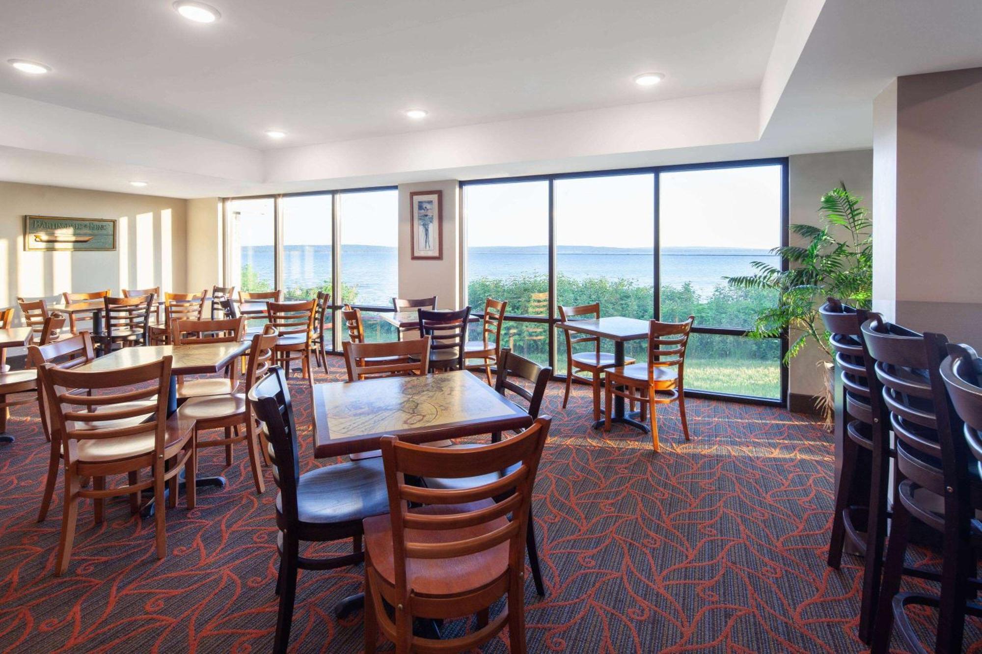 Americinn By Wyndham Ashland Ngoại thất bức ảnh