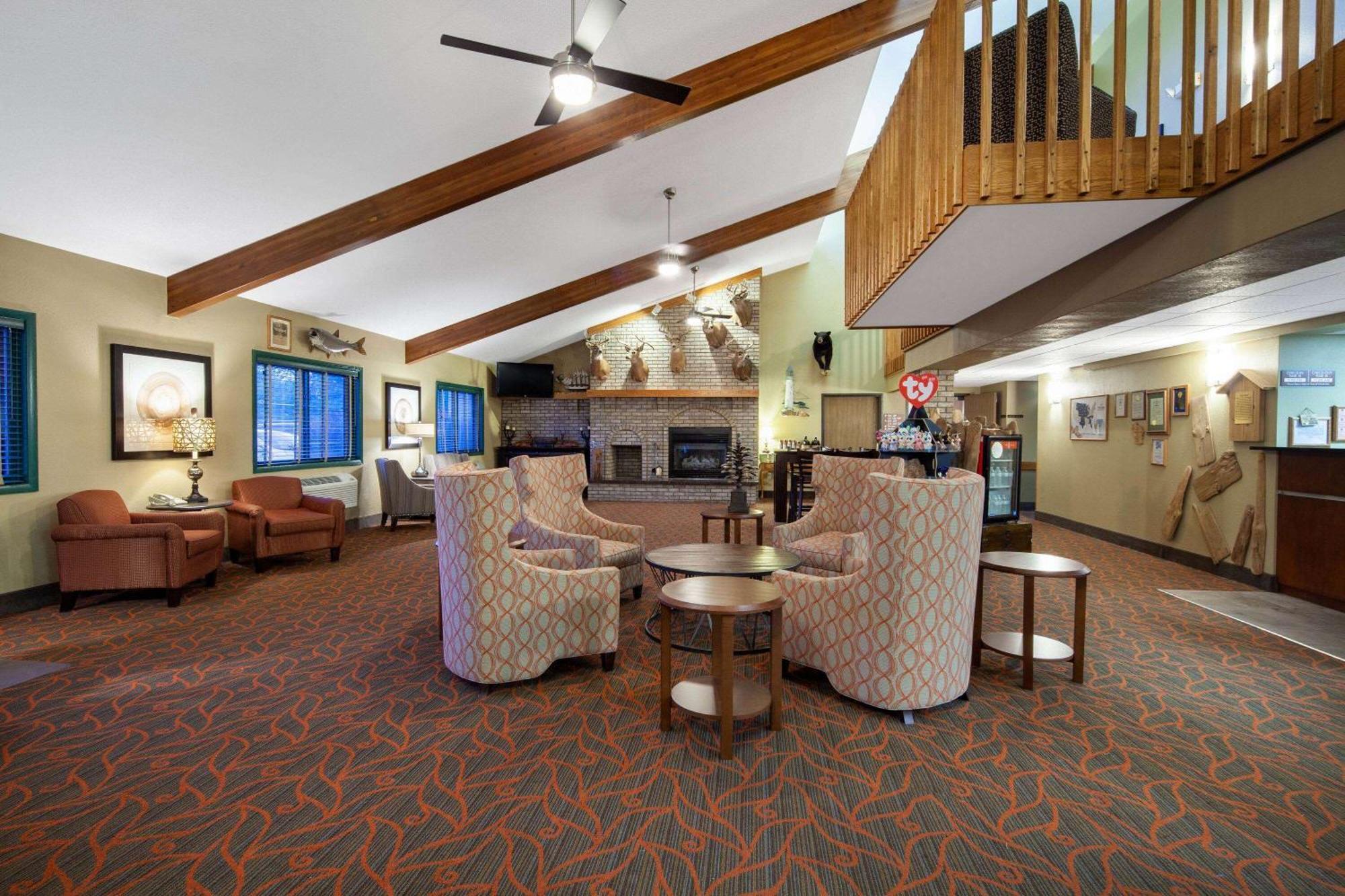 Americinn By Wyndham Ashland Ngoại thất bức ảnh